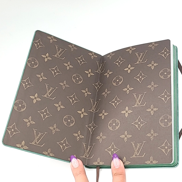 Louis Vuitton × Sun Yitian Printed Notebook MM Bunny - Picture 4 of 9